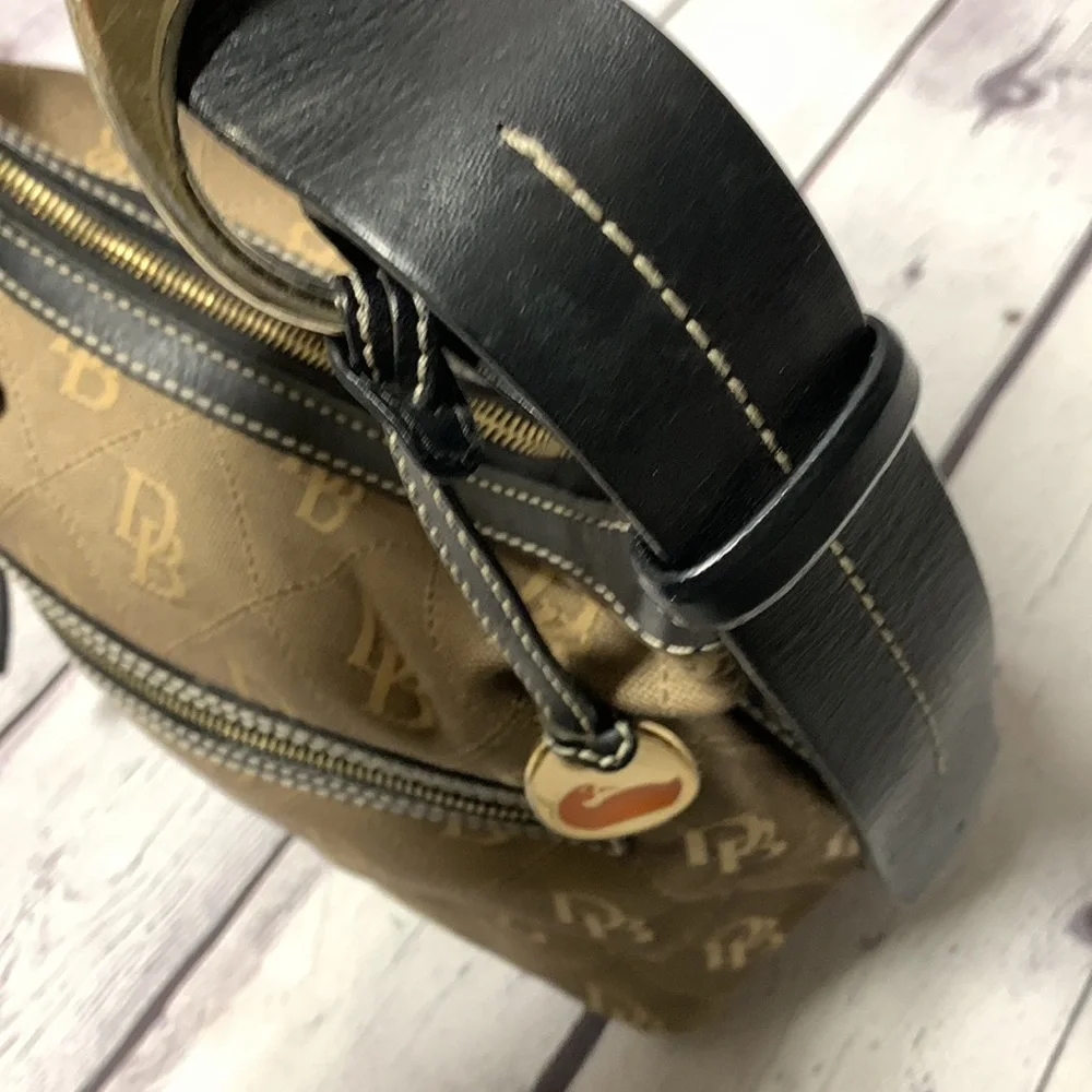 Women’s Dooney & Bourke Signature Quilted Hobo Bag